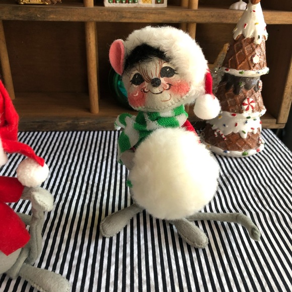 Two Vintage Annalee Mice W/Snowball - Picture 8 of 9